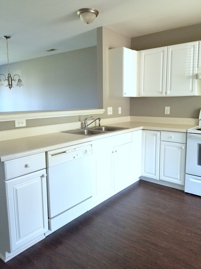 Building Photo - 912 Savin Landing