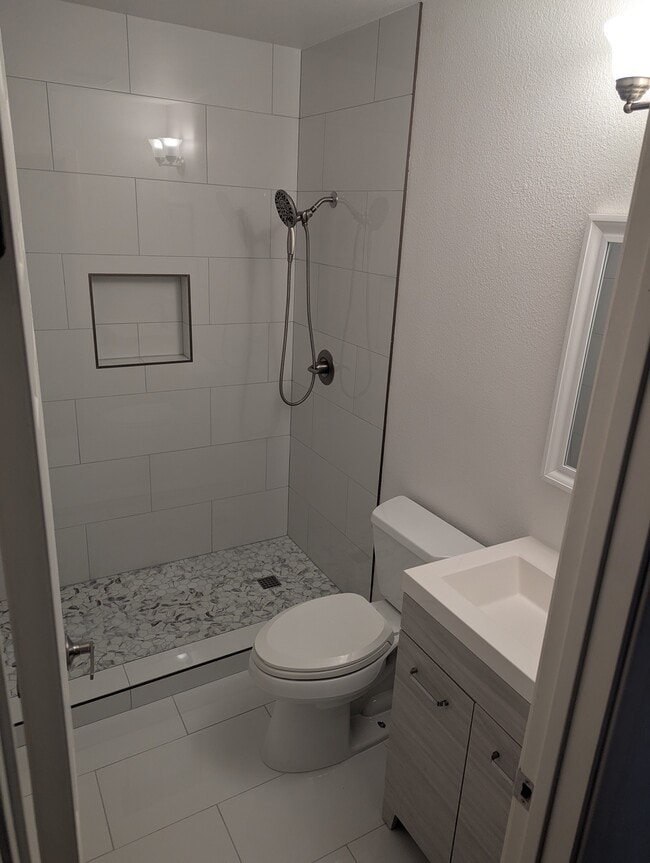 Foto del edificio - 72502 Edgehill Dr