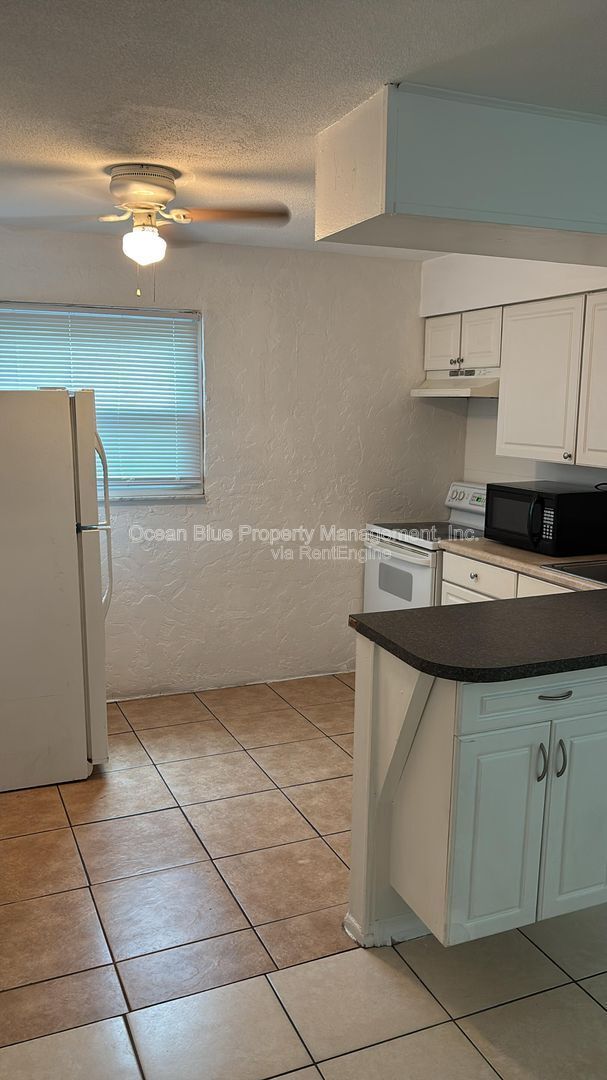 Building Photo - 1942 Passaic Ave