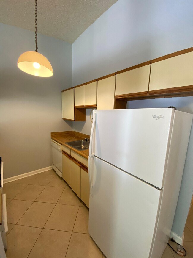 Foto del edificio - 2133 Sandpiper St