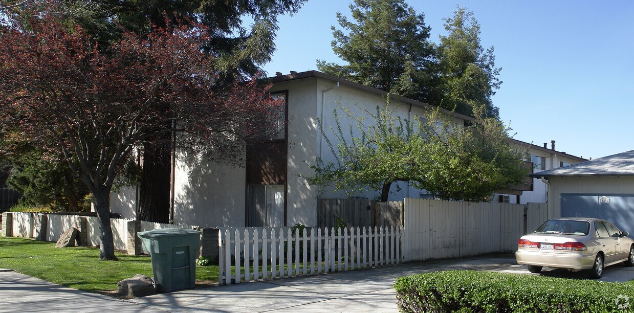 Foto del edificio - 645 N Livermore Ave
