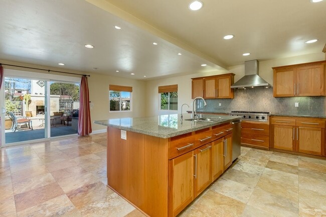 Building Photo - Upgraded 4 Bedroom, 2.5 Bath Single Family...