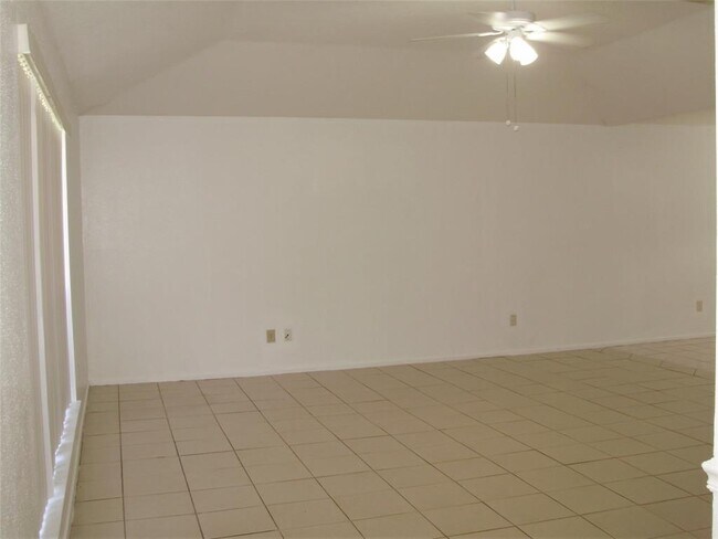 Building Photo - 7234 Barton Oaks Dr