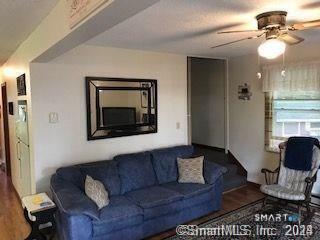 Foto del edificio - 341 Deepwood Dr