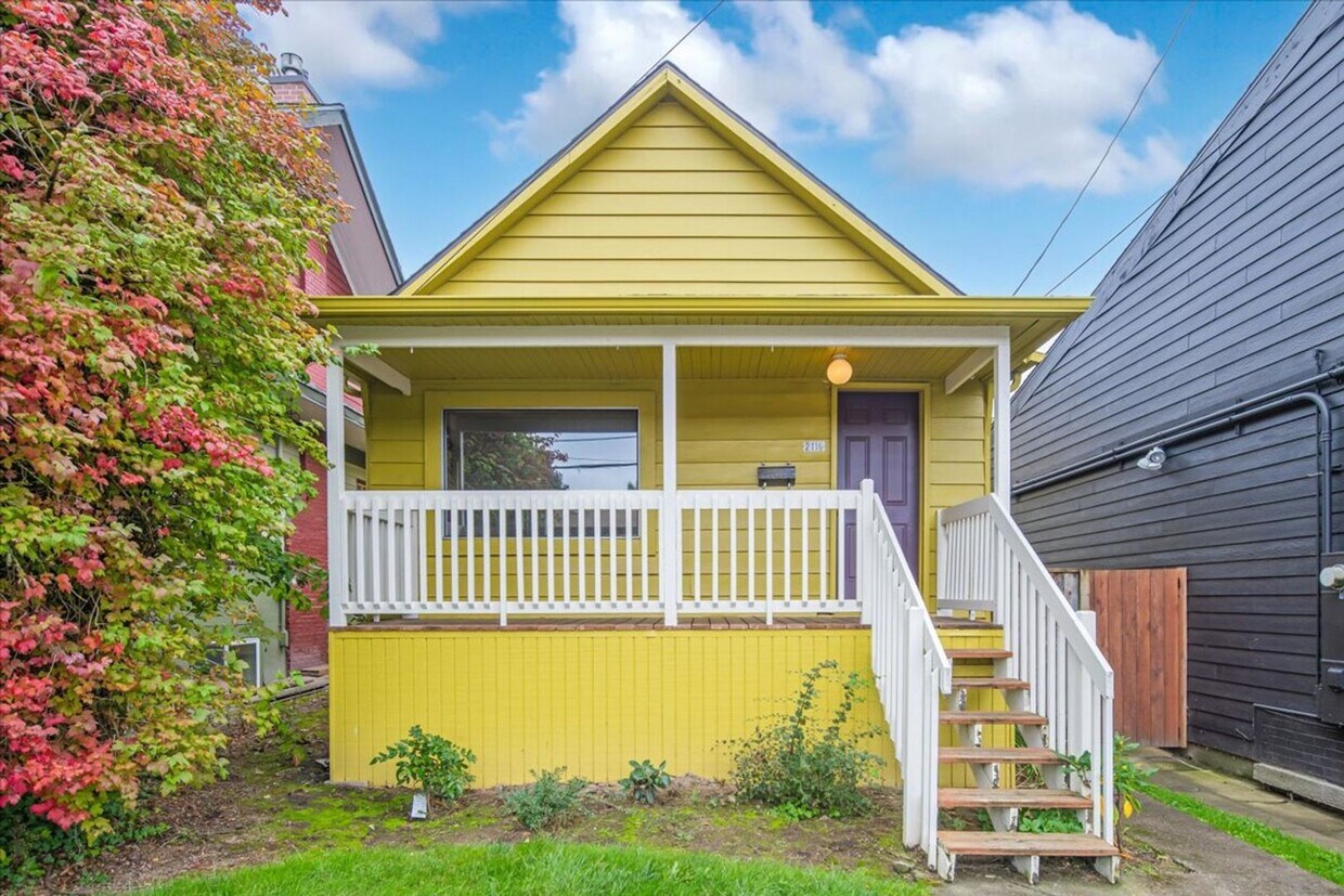Primary Photo - Great SE Portland Location! 2 bdrm/1 bath ...