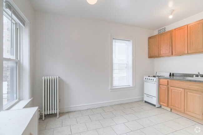 Studio, 1 BA - Dining Room/Kitchen - 722 Clark St