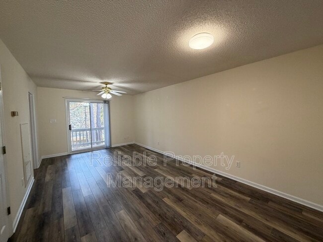 Foto del edificio - 371 S Moore St