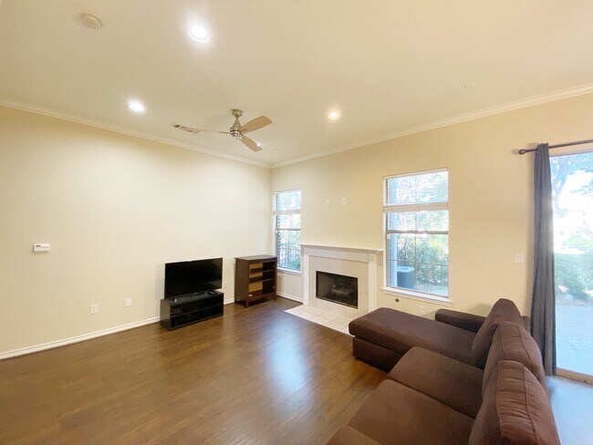 Foto del edificio - 1222 Lake Pointe Way