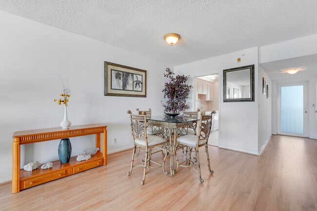 Foto del edificio - 3101 S Ocean Blvd