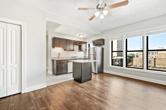 Foto del edificio - 4520 N Clarendon Ave