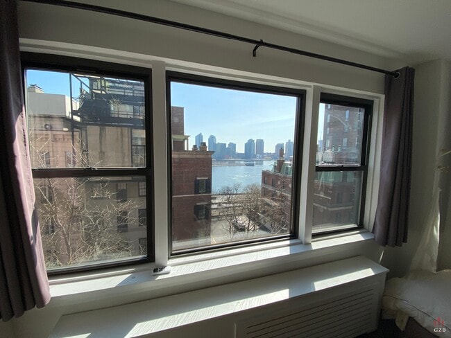 Building Photo - 21 Beekman Pl