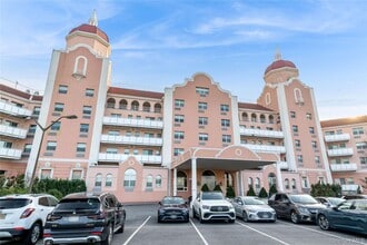 Building Photo - 2 Richmond Rd