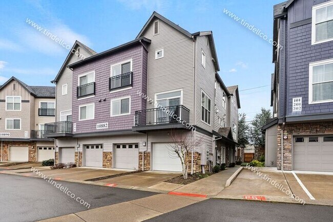 Building Photo - Stylish 2 Bedroom Condo with Attached Gara...
