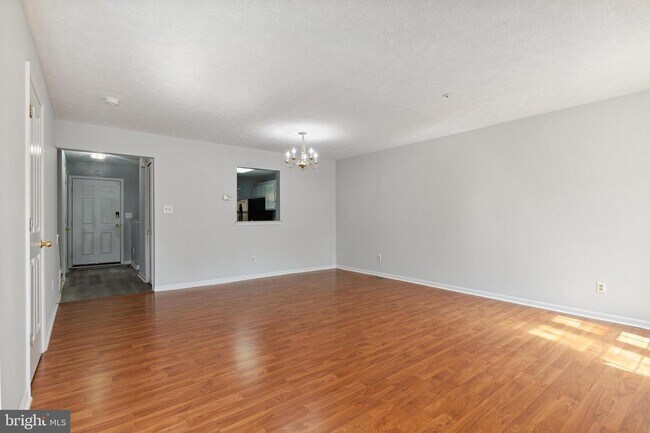 Building Photo - 4255 Star Cir