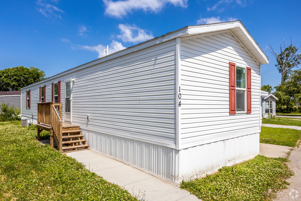 Lakeside Estates Apartments 3510 N 9th St Carter Lake, IA