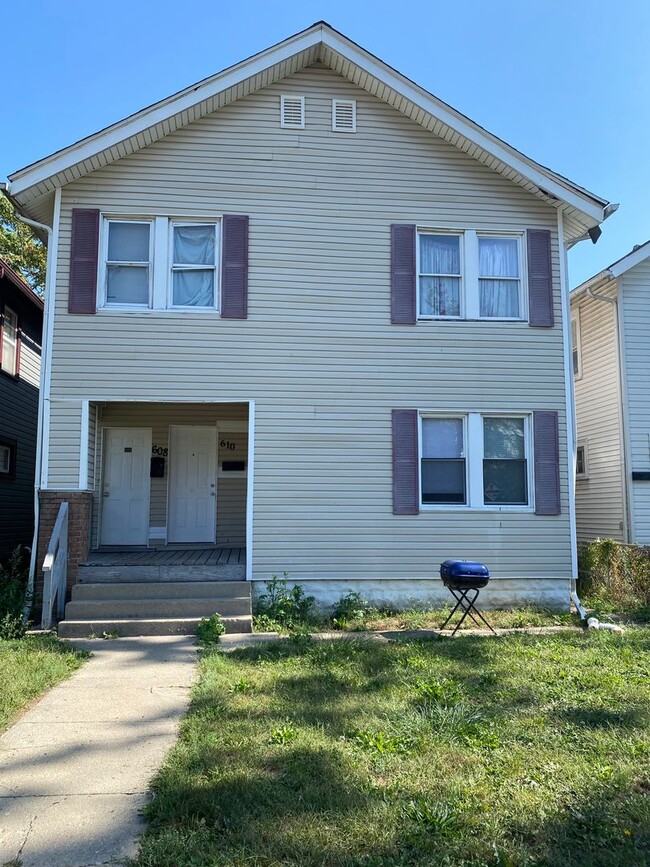 Building Photo - 608-610-610 Racine Ave