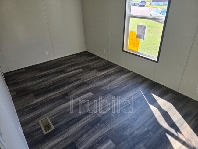 Foto del edificio - 108 Gawain Dr