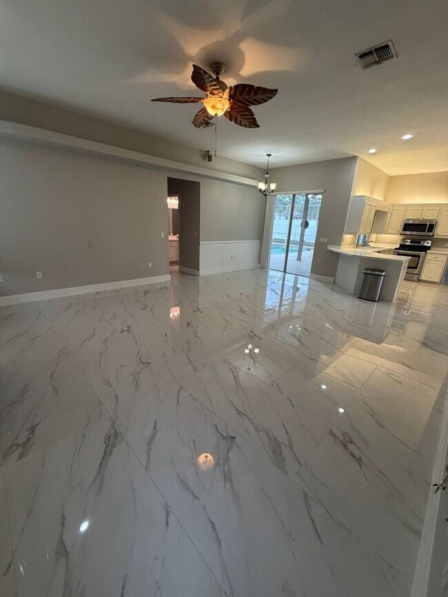 Foto del edificio - Welcome to your private Florida retreat in Lakeland!