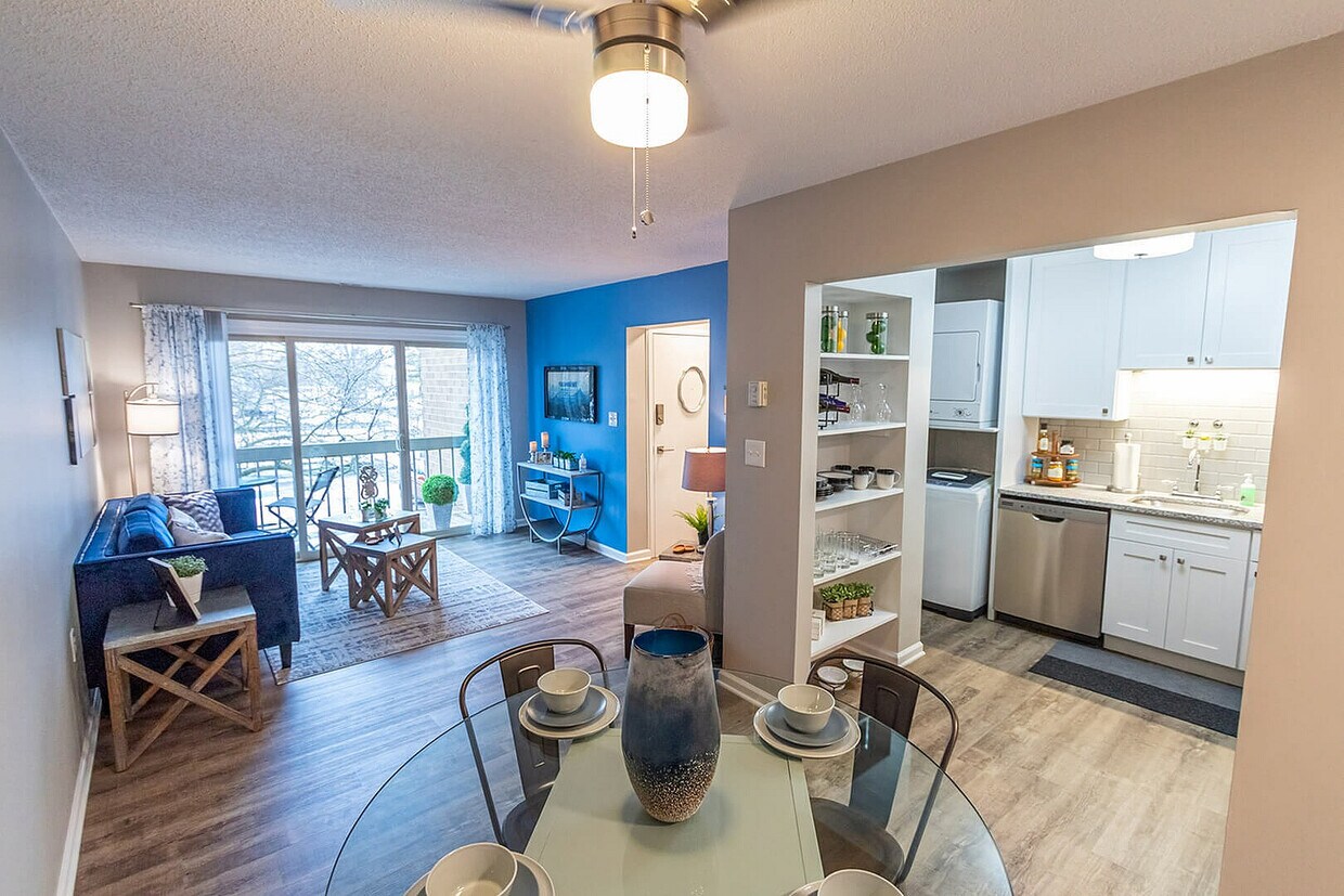 El Dakota - Ridgewood Apartments