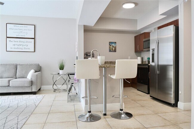 Foto del edificio - 7275 SW 90th St
