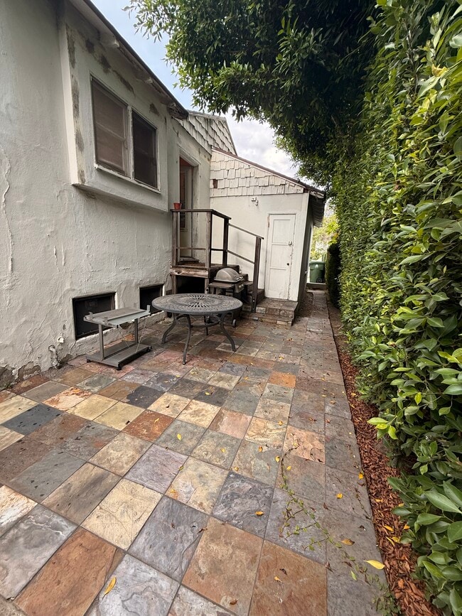 Patio - 1775 Kelton Ave