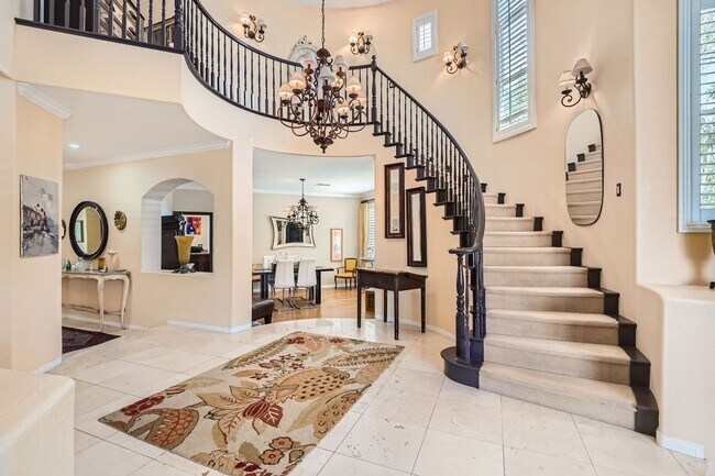 Building Photo - LUXURY FULLY FURNISHED 6 Bedroom Home, in ...
