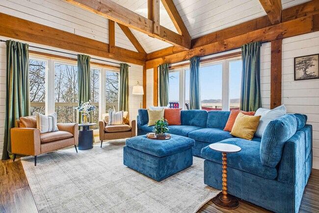 Building Photo - 140 Camby Dr