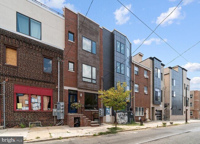 Photo - Spacious 2-Bedroom Apartment with Private ...