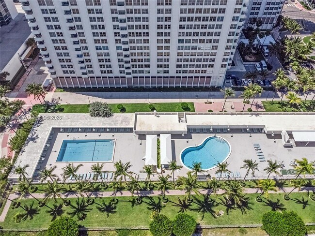 Foto del edificio - 2899 Collins Ave