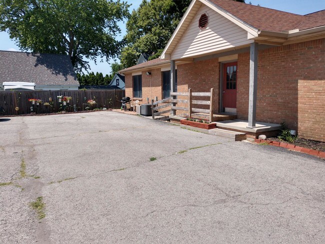 Building Photo - 1189 Farnsworth Rd