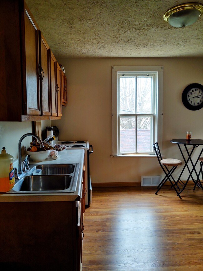 Building Photo - 112 Arch St