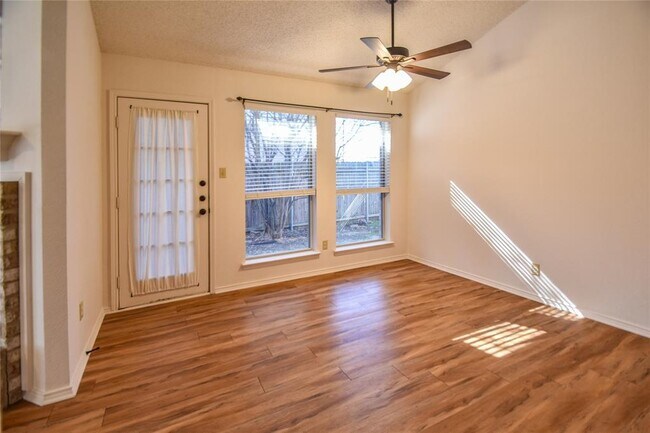 Building Photo - 4025 Tulip Tree Dr
