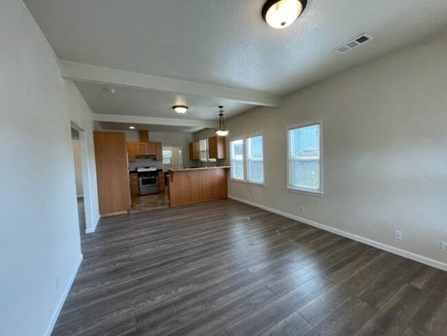 Foto del edificio - Charming Bungalow in Henderson Center!