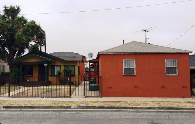 Foto del edificio - 1301 W 101st St