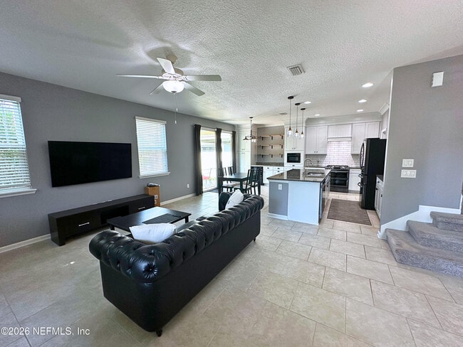 Building Photo - 7048 Rosabella Cir