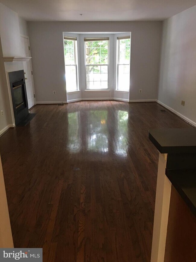 1520 Northern Neck Dr Unit 101, Vienna, VA 22182 Condo for Rent in