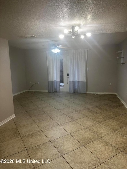 Foto del edificio - 1625 Martin Bluff Rd