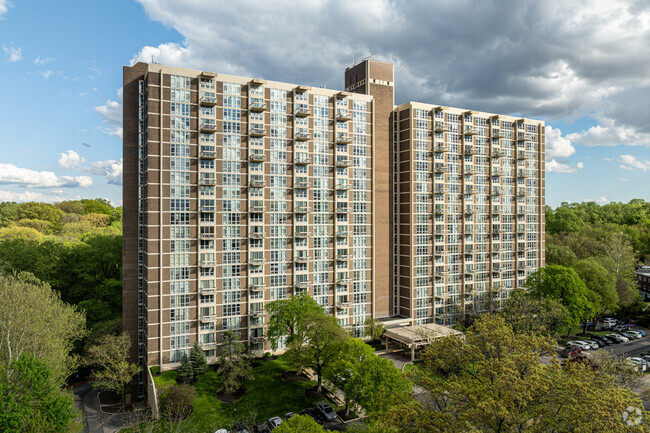 Building Photo - River Park House