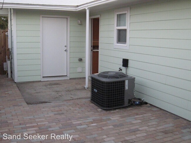 Building Photo - 5801 Pinetree Ave