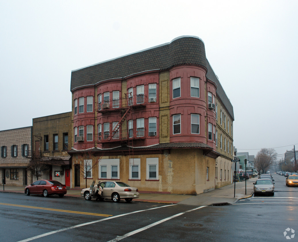 Building Photo - 873 Broadway