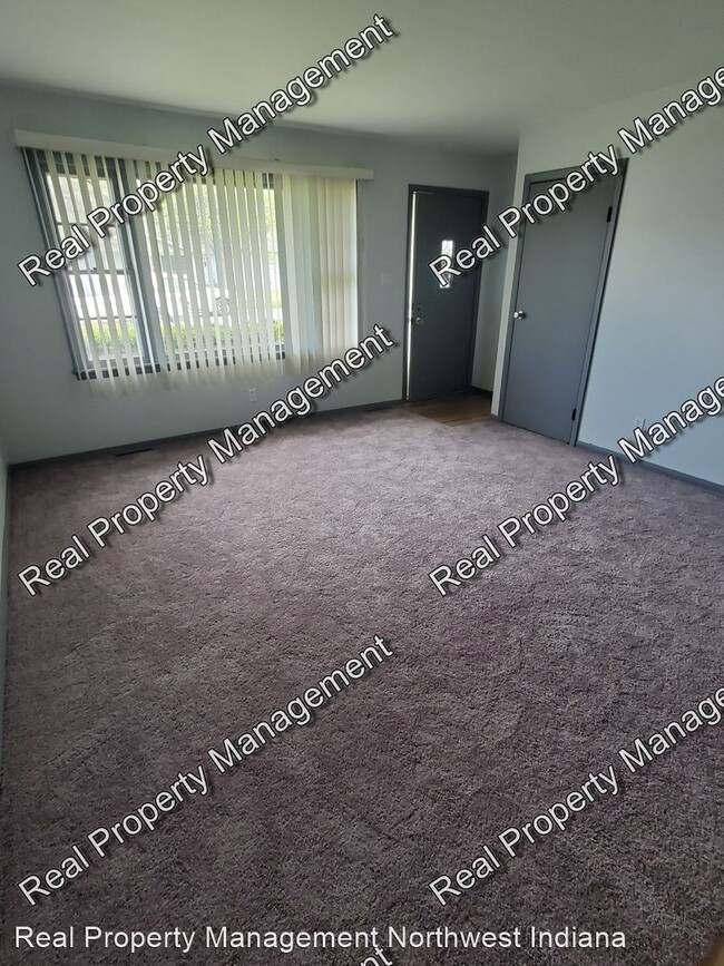 Building Photo - 3 br, 1 bath House - 7408 Montana Ave
