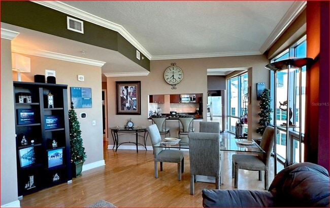 Building Photo - 322 E Central Blvd