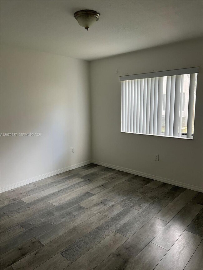 Building Photo - 2911 SE 13th Ave