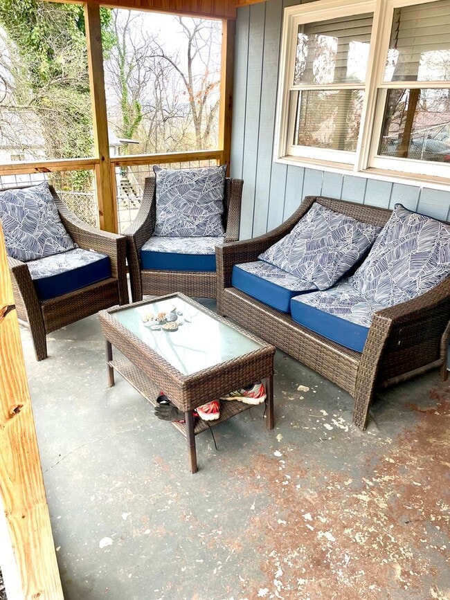 Building Photo - Adorable 1 bedroom Home wiht Office in Prime Location Near UT and Bearden