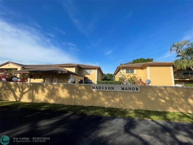 Foto del edificio - 3026 Coral Springs Dr