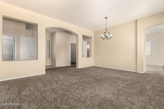Building Photo - 4335 E Sleighbell Ln