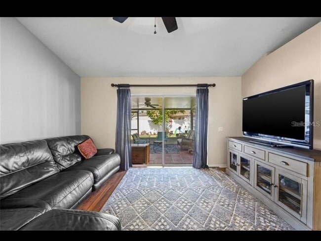 Foto del edificio - 3703 Golden Eagle Dr