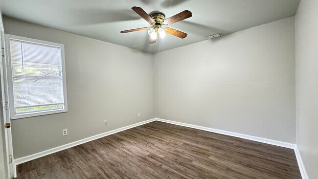 Foto del edificio - 500 Willow Ave