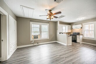 Building Photo - 216 Redan St