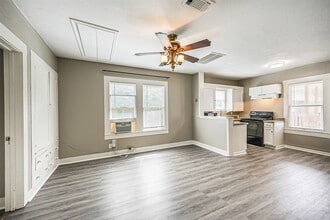 Building Photo - 216 Redan St